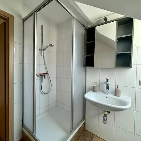 Helle Dachgeschosswohnung Im Zentrum Apartment